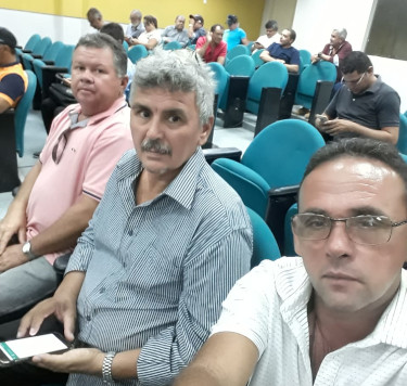 Presidente do SAAE- Canindé, Francisco de Sousa Rocha (Chiquinho), juntamente com os funcionários Francisco Gomes e Francisco José (Dedé).