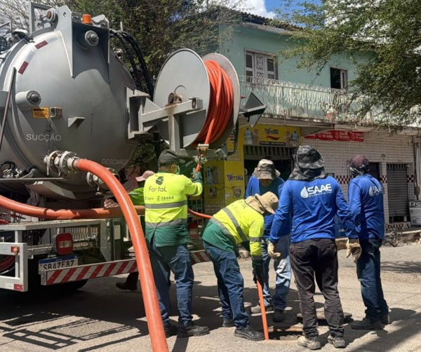 SAAE de Canindé, com apoio da CAGECE, realiza manutenção preventiva e corretiva no sistema de esgotamento SANEAR.