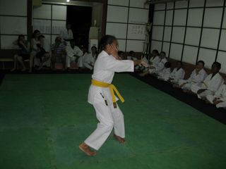 Exame de Faixa da Askaja -Projeto Karate na Comunidade - Foto 26