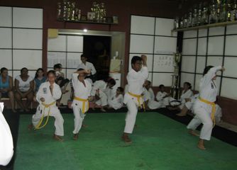 Exame de Faixa da Askaja -Projeto Karate na Comunidade - Foto 9