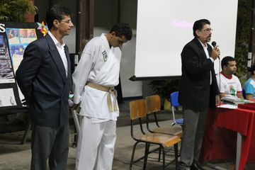 Exame de Faixa do Projeto Karate na Comunidade - Foto 11