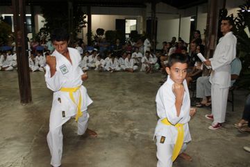 Exame de Faixa do Projeto Karate na Comunidade - Foto 135