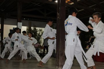 Exame de Faixa do Projeto Karate na Comunidade - Foto 157