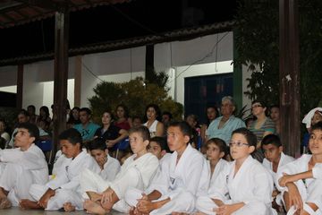 Exame de Faixa do Projeto Karate na Comunidade - Foto 17