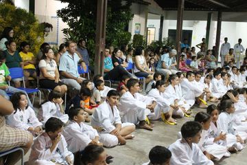Exame de Faixa do Projeto Karate na Comunidade - Foto 20