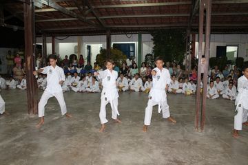Exame de Faixa do Projeto Karate na Comunidade - Foto 38