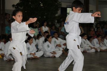 Exame de Faixa do Projeto Karate na Comunidade - Foto 43