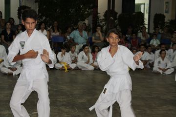 Exame de Faixa do Projeto Karate na Comunidade - Foto 45