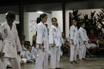 Exame de Faixa do Projeto Karate na Comunidade - Foto 52