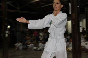 Exame de Faixa do Projeto Karate na Comunidade - Foto 57