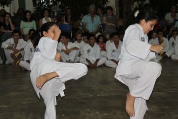 Exame de Faixa do Projeto Karate na Comunidade - Foto 63