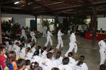 Exame de Faixa do Projeto Karate na Comunidade - Foto 82