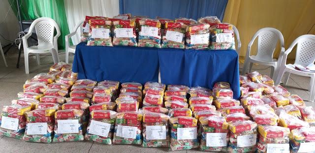 Familias carentes recebem ajuda da prefeitura de Tarrafas