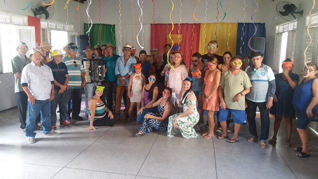 Baile de carnaval dos idosos