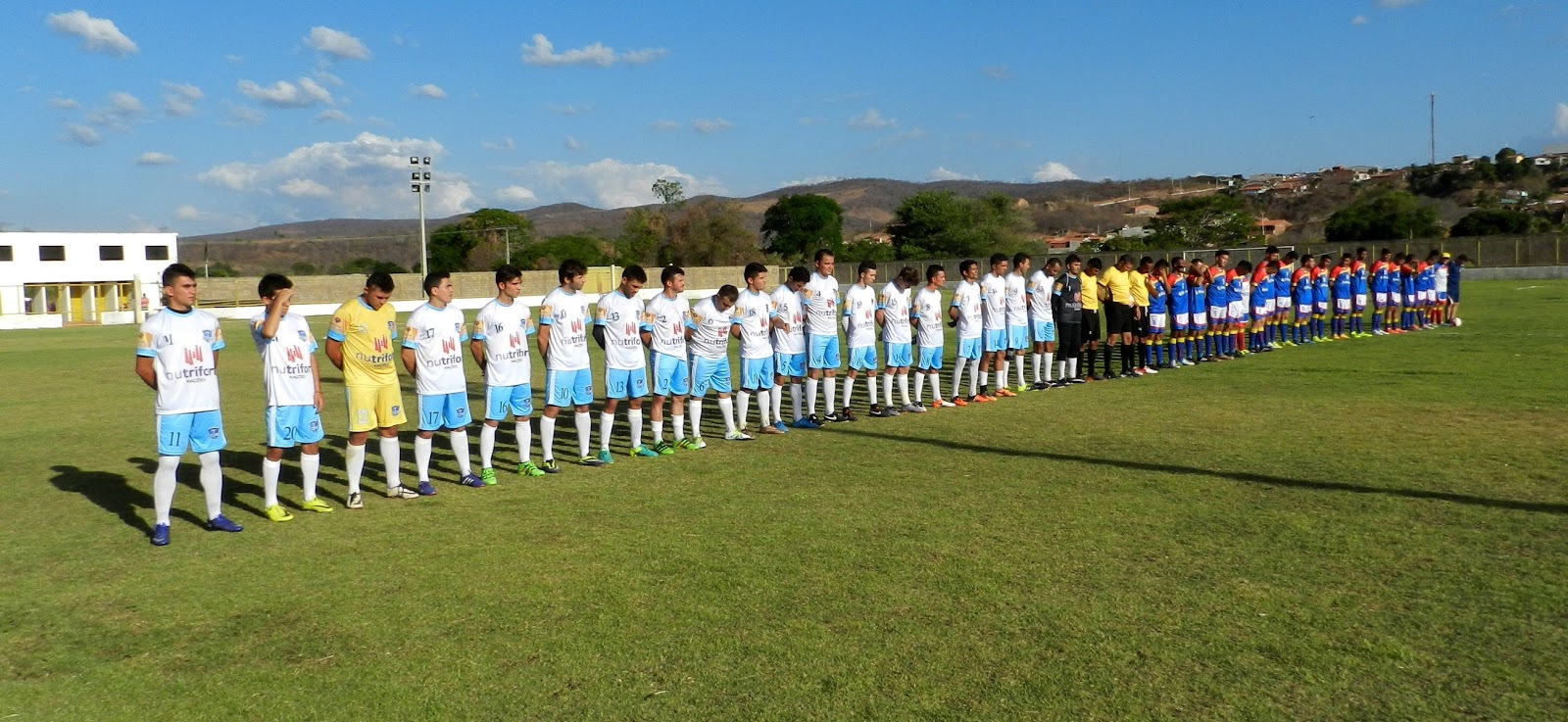 Equipes de futebol.