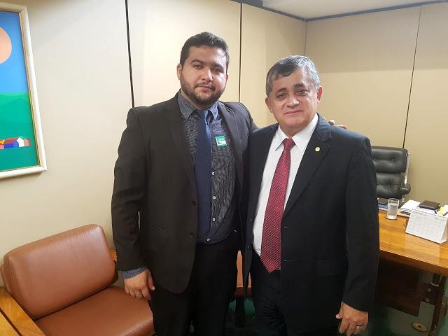 O prefeito Taiano e o Deputado Federal Guimar&atilde;es