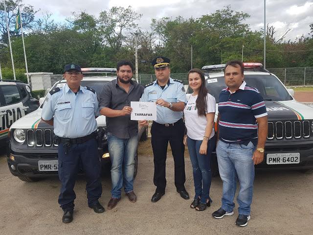 Prefeito Taiano e a primeira dama Paloma recebem nova viatura