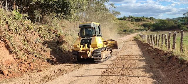 Obra de Recuperação de Estrada Vicinal é Iniciada na Ribeira de Cima.