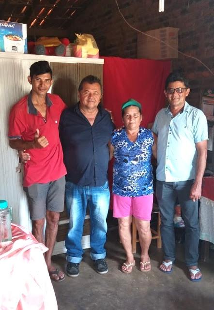 Agricultora oferta almo&ccedil;o &agrave; integrantes do programa A Voz do Agricultor 