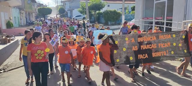 Caminhada Consciente Oficializa Encerramento da Programação do Maio Laranja em Tarrafas.