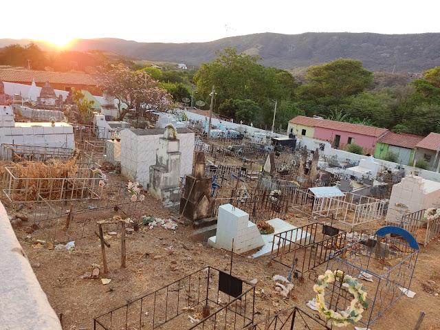 Milhares se preparam para visitar seus mortos.