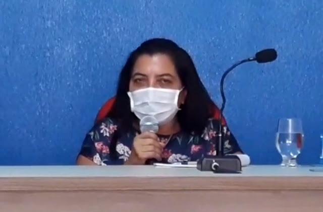 Secretária Teca Lopes foi à Câmara de Vereadores.