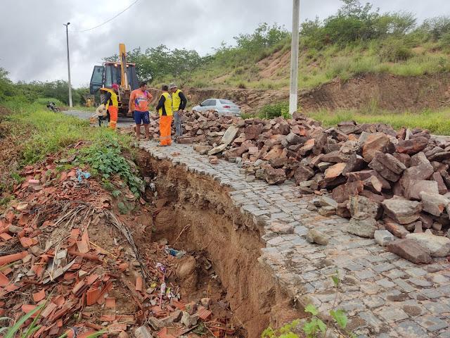 Prefeitura inicia recuperação da Av. Luiz Gonzaga de Alcântara