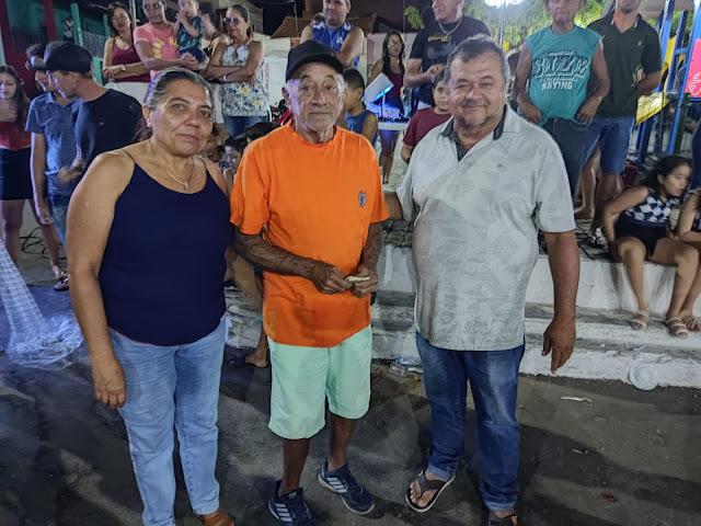 Uma noite de alegria na Praça D. Tereza