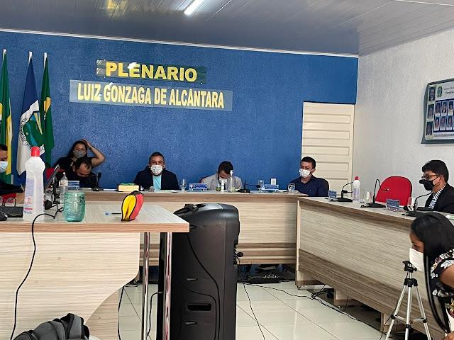 Secretário Romerito vai à Câmara