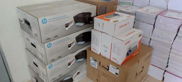 Foto de materiais escolares para Escolas de ensino fundamental.