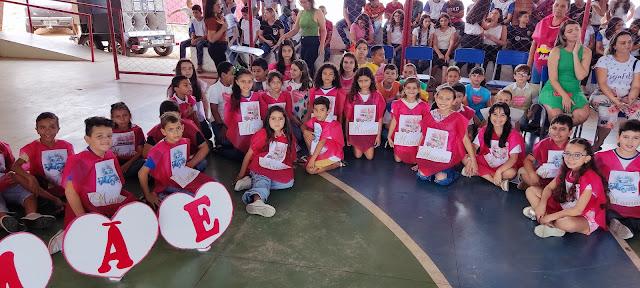 Escola Emília Ferreira Comemora o Dia das Mães.
