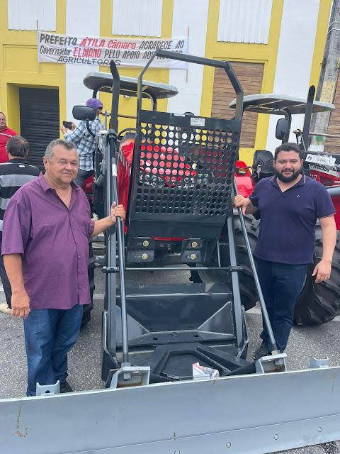 Munic&iacute;pio recebe trator do Projeto S&atilde;o Jos&eacute;