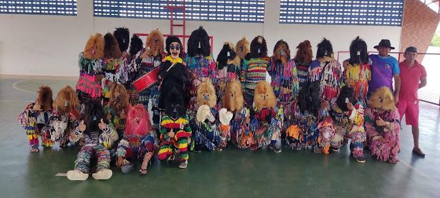 Grupo de Caretas se apresenta na Escola Em&iacute;lia Ferreira