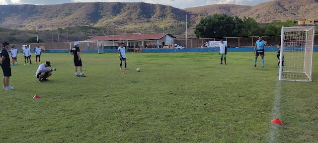 Jovens passam por avaliação no Estádio Mangueirão.