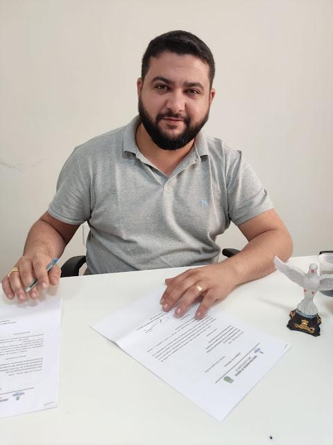 Prefeito sanciona lei que reajusta piso salarial dos ACE/ACS