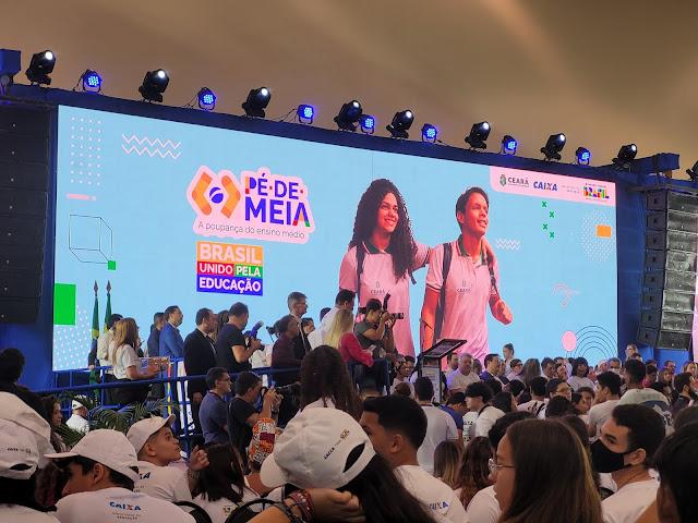 Prefeito Taiano Martins participa da solenidade de lançamento do Programa Pé de Meia.