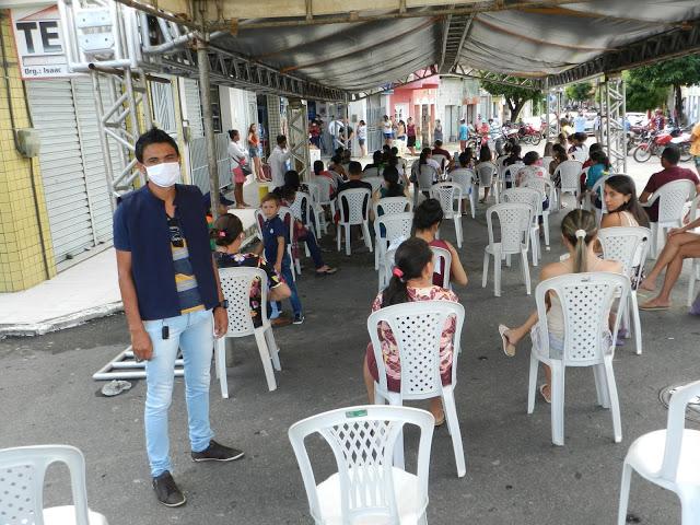 Governo Municipal de Tarrafas manda instalar tenda para acolher as pessoas 