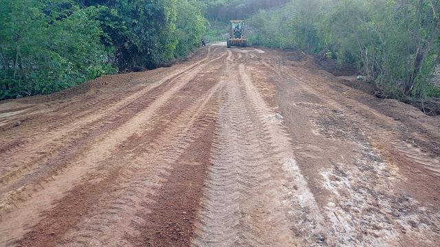Estradas estão sendo recuperadas e manilhas colocadas.