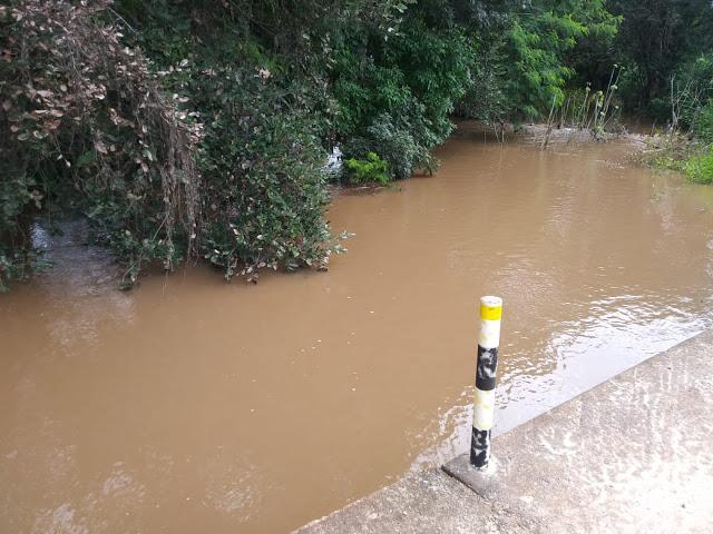 Foto apos chuva em tarrafas
