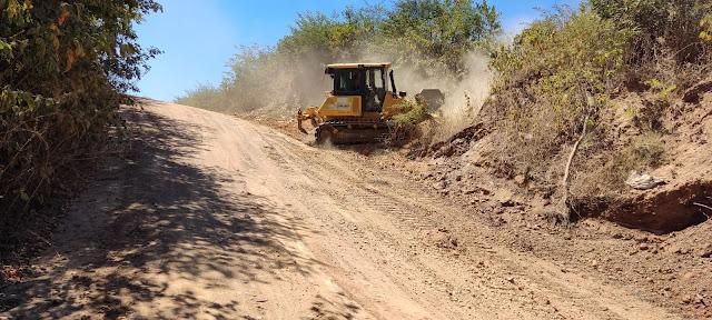 Obra de Recuperação de Estrada Vicinal é Iniciada na Ribeira de Cima.