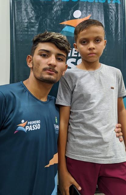 Alunos do curso de cabeleireiros ofertam serviços de forma gratuita para a população