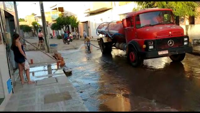 Foto de caminhão pipa