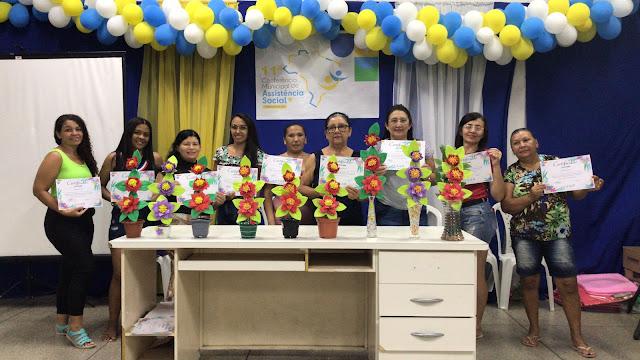 Secretaria de Assistência Social, Realizou Um Curso de Flores Artificiais.