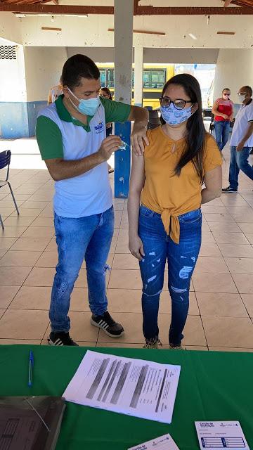 Tarrafas vacina profissionais da educa&ccedil;&atilde;o