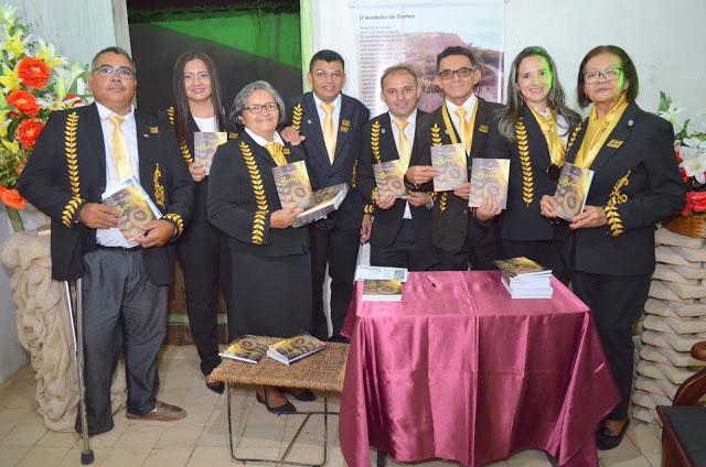 Solenidade de diploma&ccedil;&atilde;o dos novos membros da cademia de letras