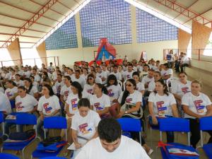  V&aacute;rias pessoas sentadas