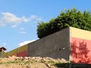 Parede do muro do CERU de Tarrafas.