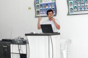 Vereadores de Tarrafas sentados em mesa